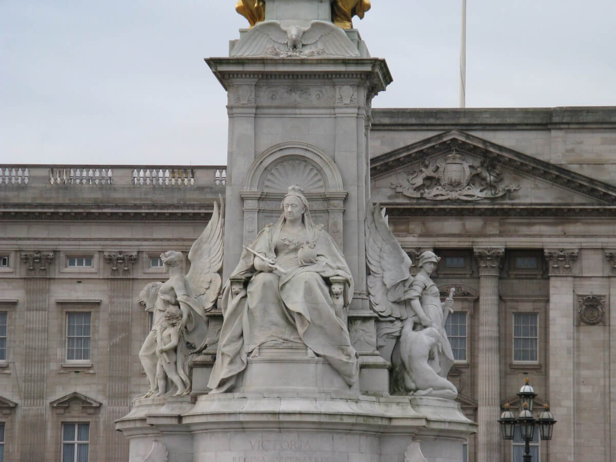 BuckinghamPalace_Queen Victoria