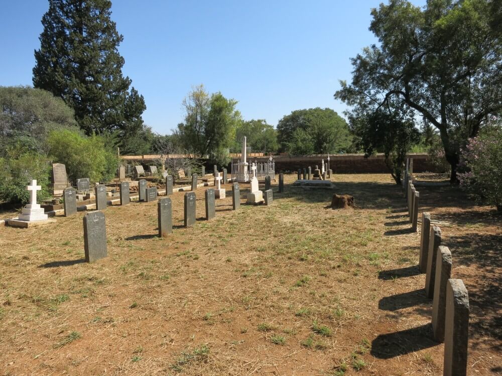 ZeerustCemetery S25'32.318 E26'4.525