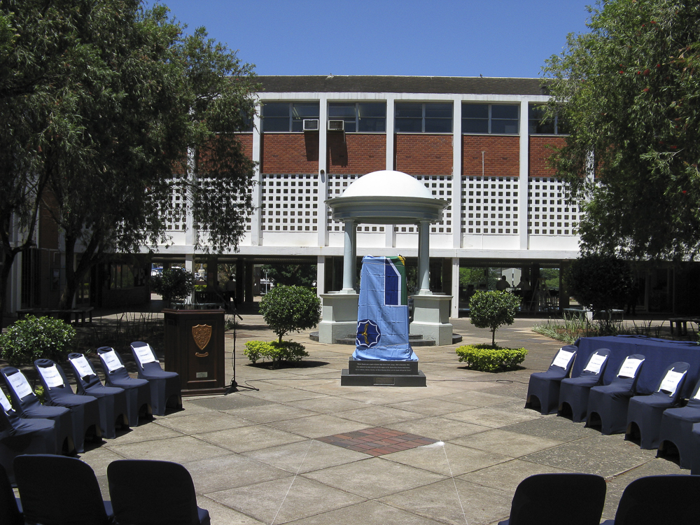 1401-Memorial Courtyard DHS-EdwinSwales