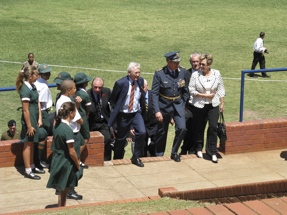 1401h-Arrival-David Scholtz-Lt.Gen. Carlo Gagiano-EdwinSwales